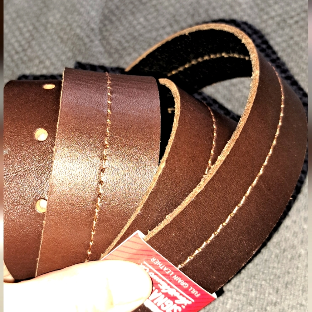Mens New Levi's Strauss Belt Size 44 Leather Excellent Condition